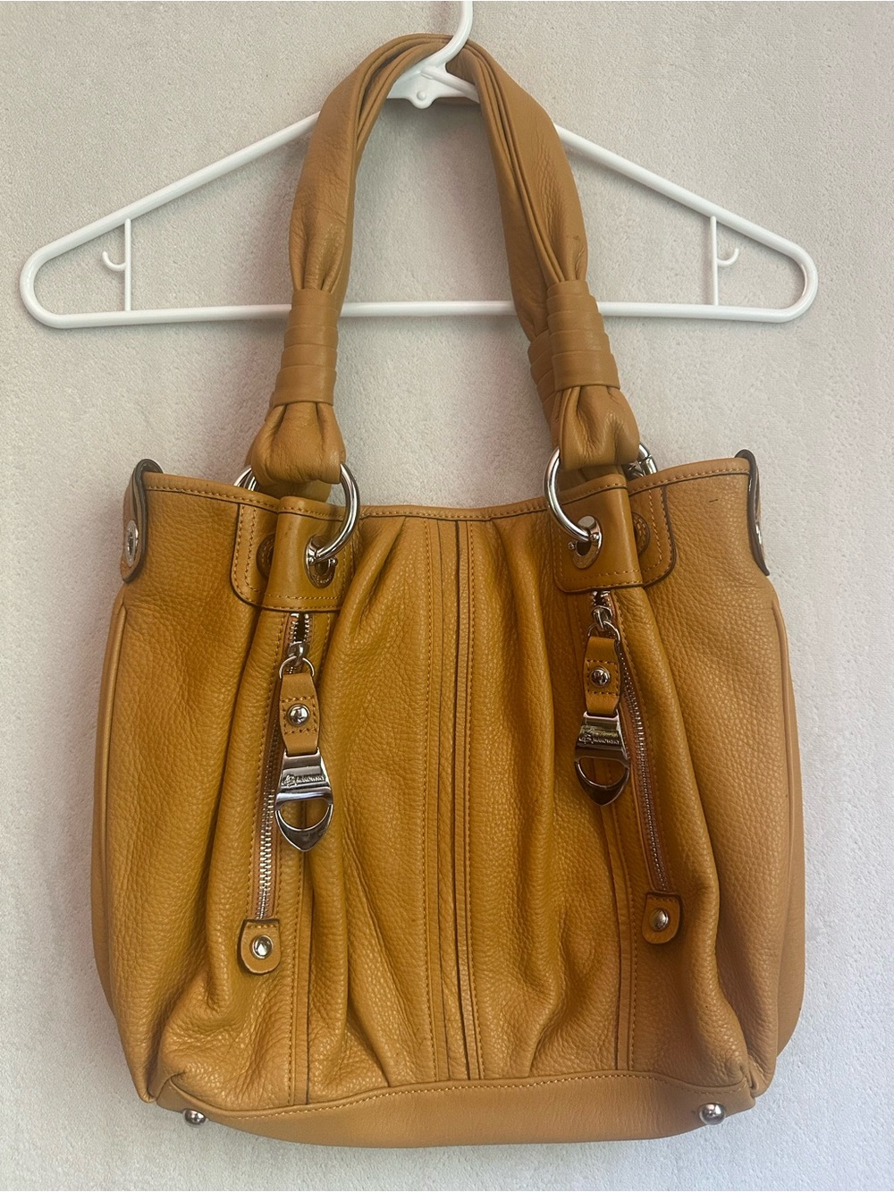 Makowsky Women's Mustard Pebbled Leather Shoulder Tote Hobo Bag Magnetic